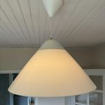 Hans J Wegner taklampa ”opala pendel” för Louis Poulsen