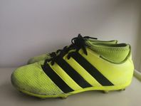 Adidas fotbollskor srtl. 38 innermått 23.6cm