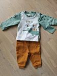 Säljer baby set, byxa med 2st tröjor