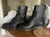 helt nya docs /Dr. Martens 1490 stl 43