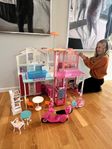 Barbie Dream House med tillbehör