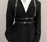 justerbar belt harness faux läder helt ny 