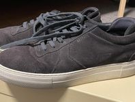 Axel Arigato suede laces 42