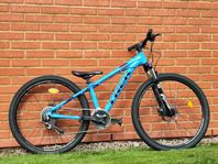 Trek Marlin 7 mountainbike 27.5" nyservad