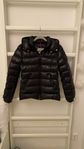 Moncler jacka (stl 12 år)