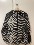 Adidas black and white jacket, size 34, 165