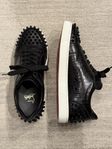 Christian Louboutin svarta spike sneakers