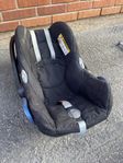 Babyskydd maxi cosi med Isofix