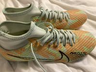 Nike fotbollsskor stl 38,5