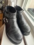 Svarta primeboots (250kr)