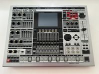 Roland MC 909