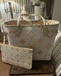 Louis Vuitton Neverfull MM