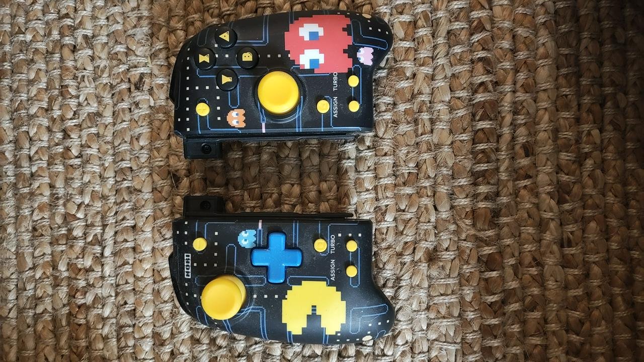 Split Pad Hori - Pacman Edition