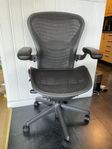 Herman Miller Aeron Full Option B size