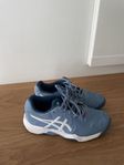 Tennisskor - Asics stl 34/35 & Nike stl 32/33