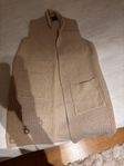 Stickad beige kofta från Massimo Dutti