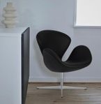 Arne Jacobsen Svanen stol. Producerade av Fritz Hansen.