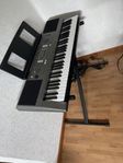 Yamaha PSR E353