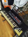 electronic keyboard barn