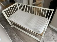 Ikea bedside crib inkl. madrass