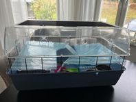 Hamsterbur med många tillbehör 