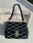 Louis Vuitton pochette flap