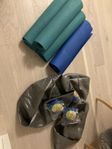 Yogamattor och pilatesbollar