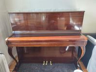 Nylund & Son piano med/eller pianostol