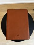 Woolnut leather sleeve till Macbook