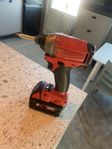 skruvdragare milwaukee m18 och batteri 