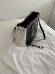 DKNY väska med dustbag