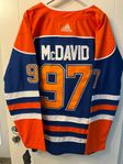 hockeytröjor McDavid , Matthews mfl 