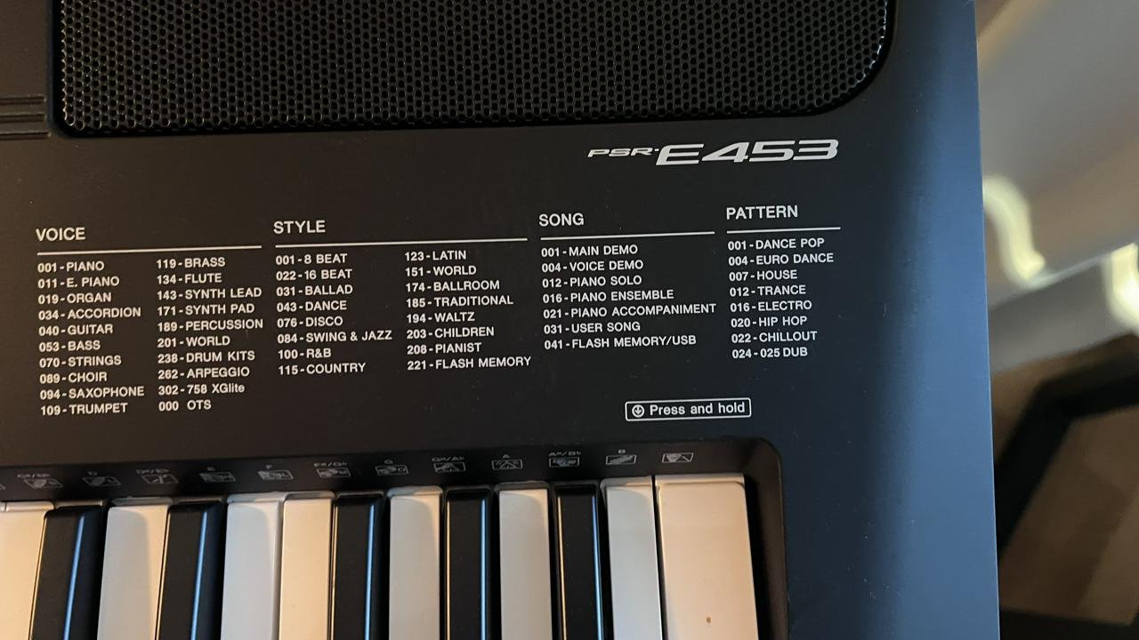 Yamaha keyboard PSR-E453 digi...