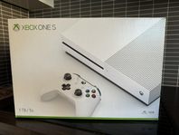 Xbox One S 1TB - 2 Kontroller - Fifa 21 & Sims 4