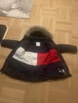 Barnjacka Tommy Hilfiger ( Storlek 152)