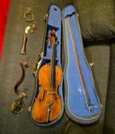 Violin med fodral, stradivarius 1734(?)