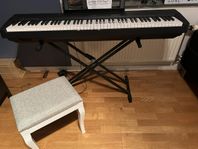 Yamaha digitalt piano inkl pall