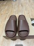 Äkta helt nya Yeezy Slides Flax Storlek 46