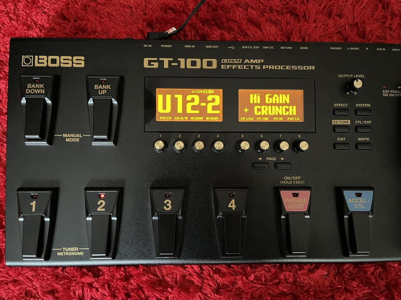 BOSS GT100 med original fodral 