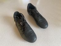 Adidas fotbollsskor strl 36