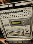 Mixer Yamaha 01v