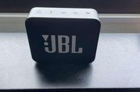 JBL GO Essential portabel högtalare (svart)