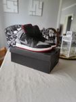 Jordan 1 Mid 