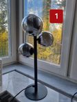 Molekyl bordslampa svart-rökfärgad