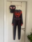 Halloween dräkt samt svart Spiderman