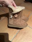 Uggs i strl 23.5