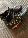 Fotbollsskor, Nike strl 36,5