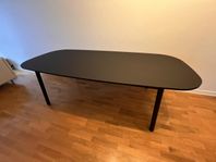 IKEA Vedbo svart matbord 6-8 sittplatser