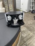 2 st nya Nespresso kaffemaskiner