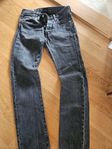 Levis 501 stl.28-32 tvättat svarta